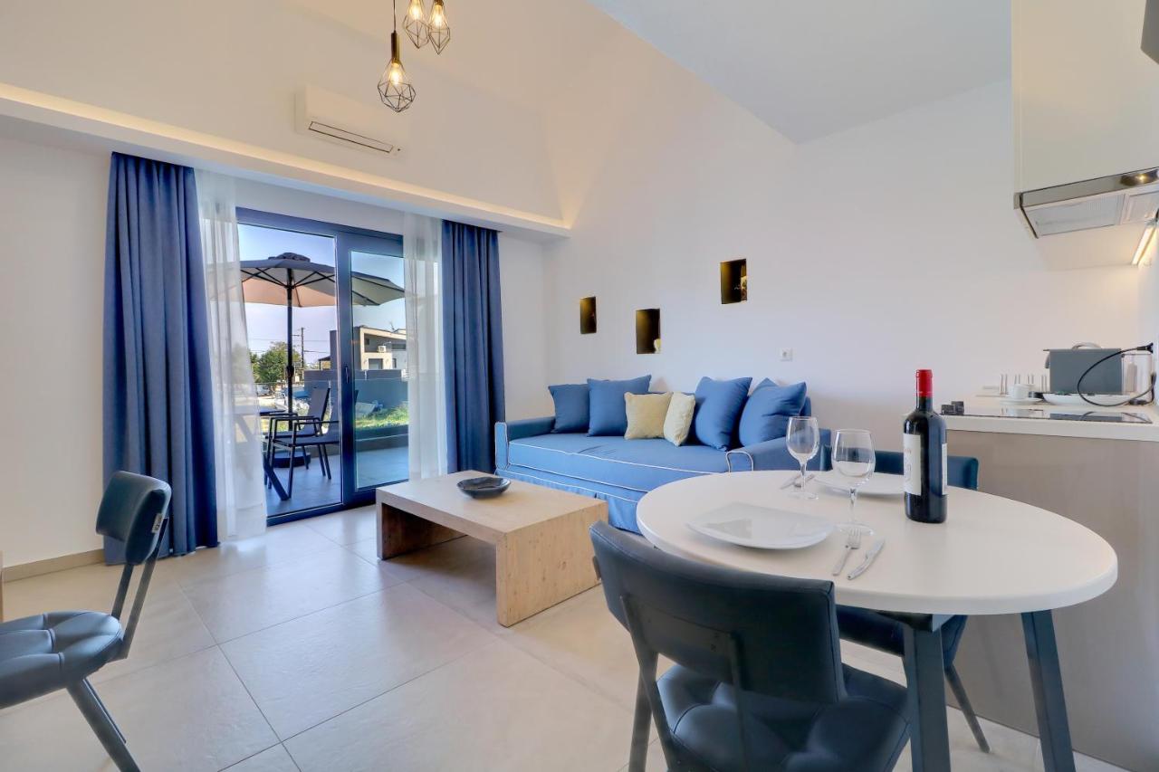 Theros Villas & Suites Chrisi Ammoudia Esterno foto