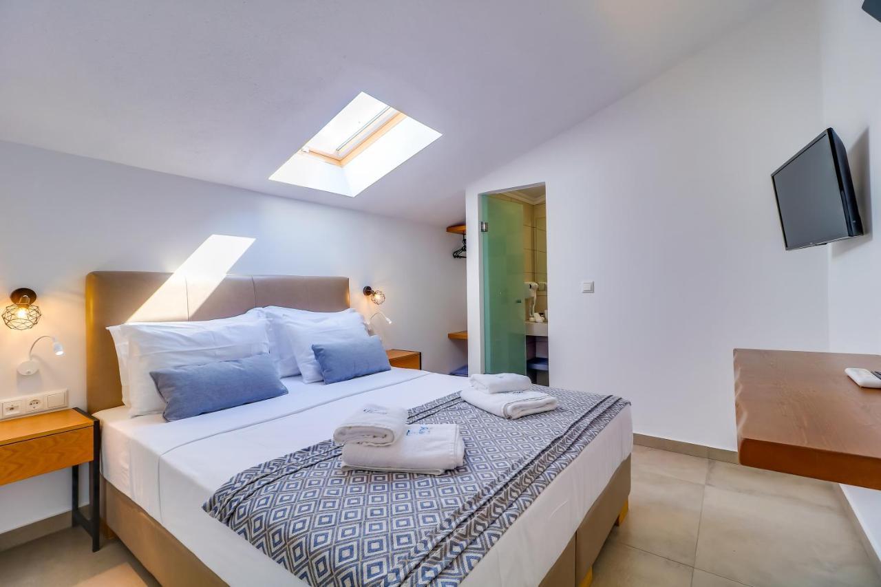 Theros Villas & Suites Chrisi Ammoudia Esterno foto