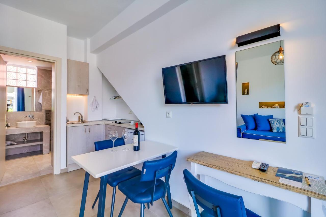Theros Villas & Suites Chrisi Ammoudia Esterno foto