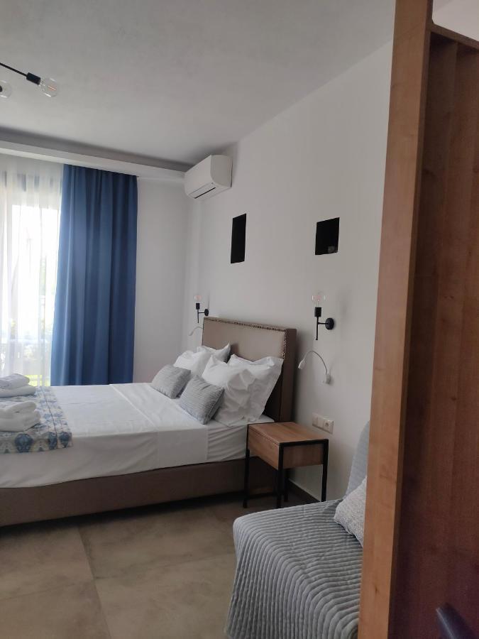 Theros Villas & Suites Chrisi Ammoudia Esterno foto