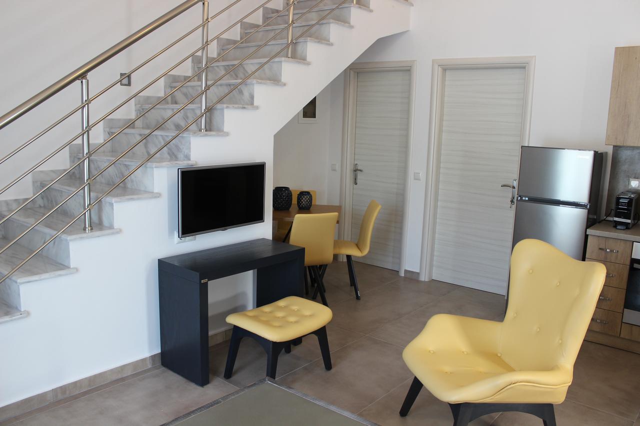 Theros Villas & Suites Chrisi Ammoudia Esterno foto